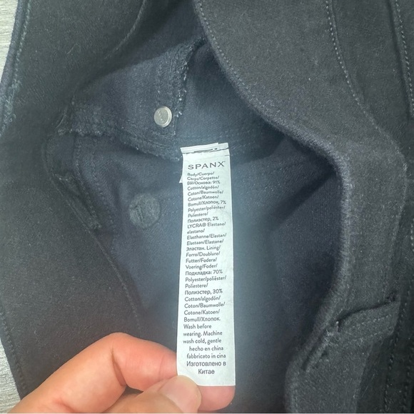 SPANXshape™ EveryWear Black Flare Jeans Size Small - Picture 8 of 15